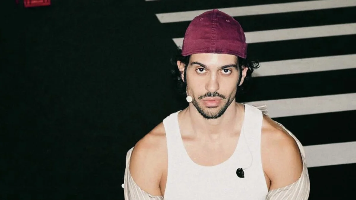 Mahmood anuncia mudança para a Espanha e pausa nos shows: “Preciso pensar e andar sem ser perseguido”