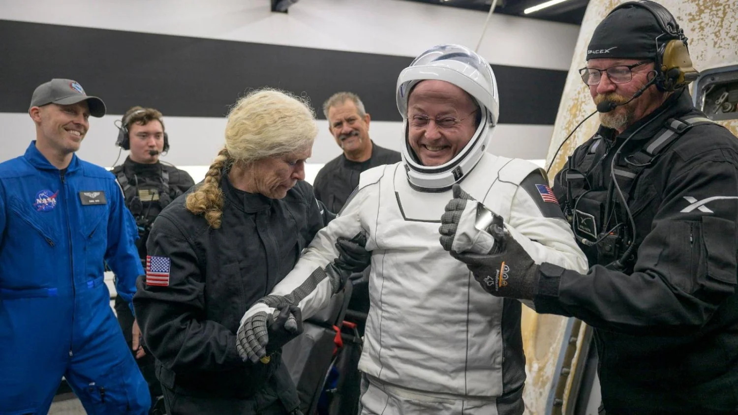 Mal-estar na ISS: como está hoje o astronauta Mike Fincke após o retorno médico antecipado