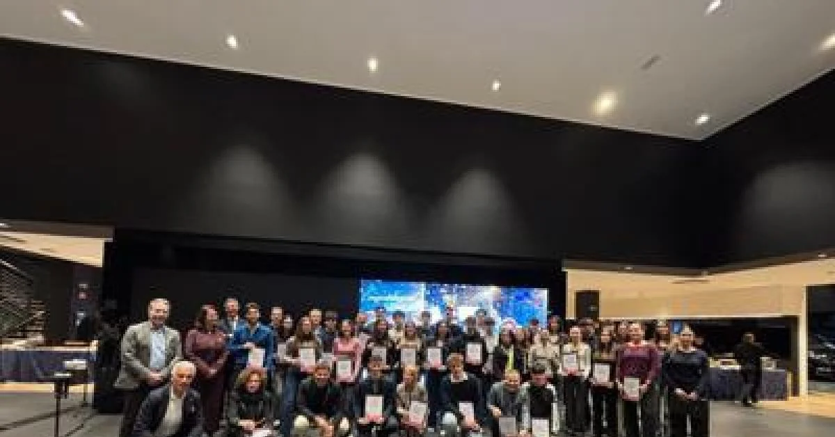 Manageritalia Emilia-Romagna entrega 155 bolsas de estudo para jovens talentos com o mar como metáfora de liderança