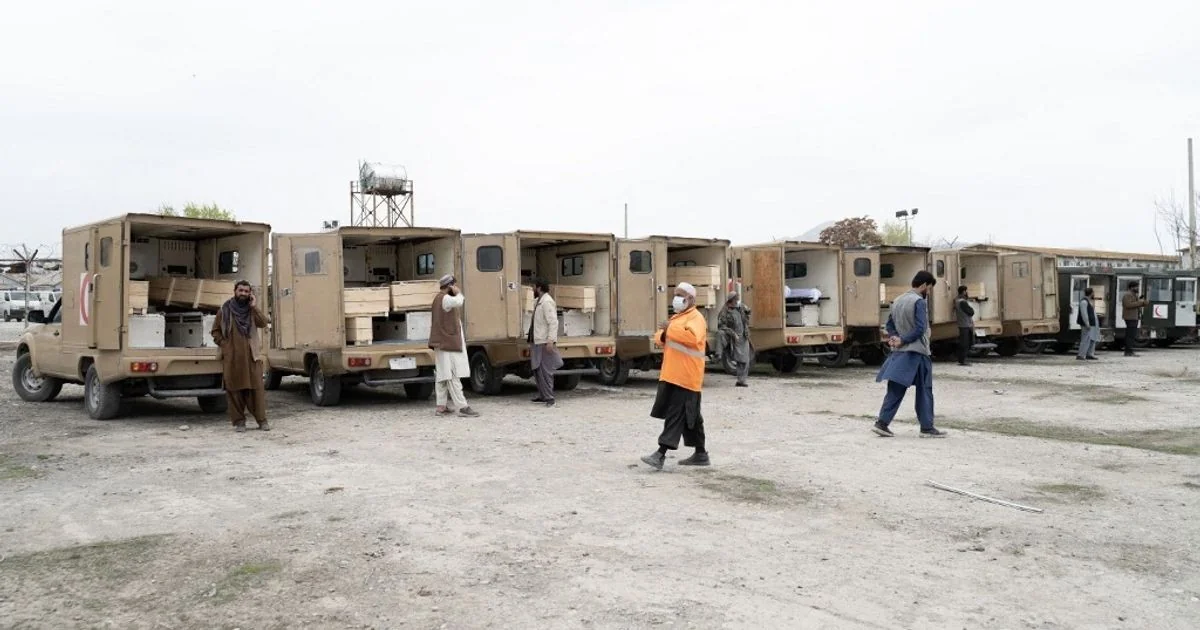 Massacre em Cabul após ataque paquistanês: funerais de massa e crise humanitária