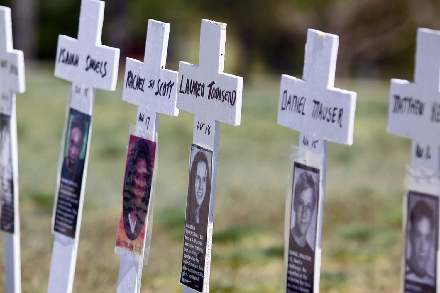 Massacre de Columbine: o episódio que redesenhou a segurança e o debate sobre armas nos EUA