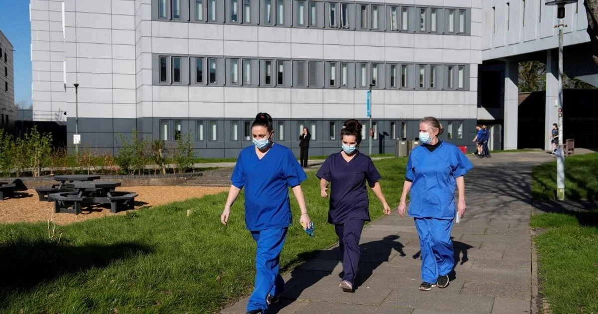 Alerta de meningite no Reino Unido: como os 'super-diffusores' aceleram o surto em Kent