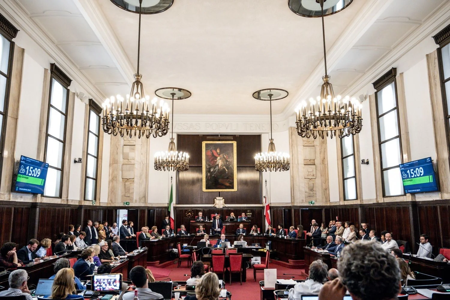 Milão 2027: centrosinistra prepara primárias para Palazzo Marino em cenário de tensão partidária