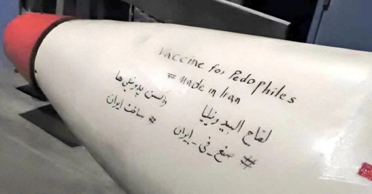 Míssil balístico iraniano com a inscrição “Vacina para pedófilos – Made in Iran” vira símbolo de provocação contra base dos EUA