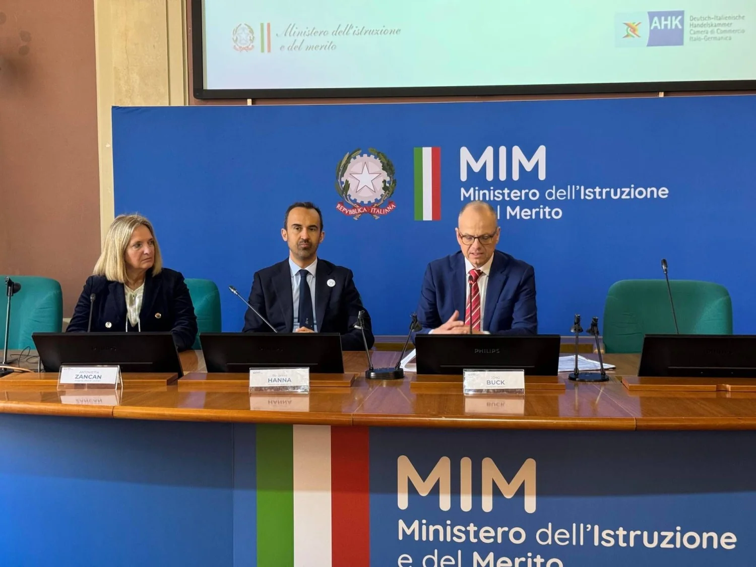 Modelo duale Ahk Italien com Lidl Italia: mais de 550 aprendizes contratados em 4 anos reforçam alto-aprendizado