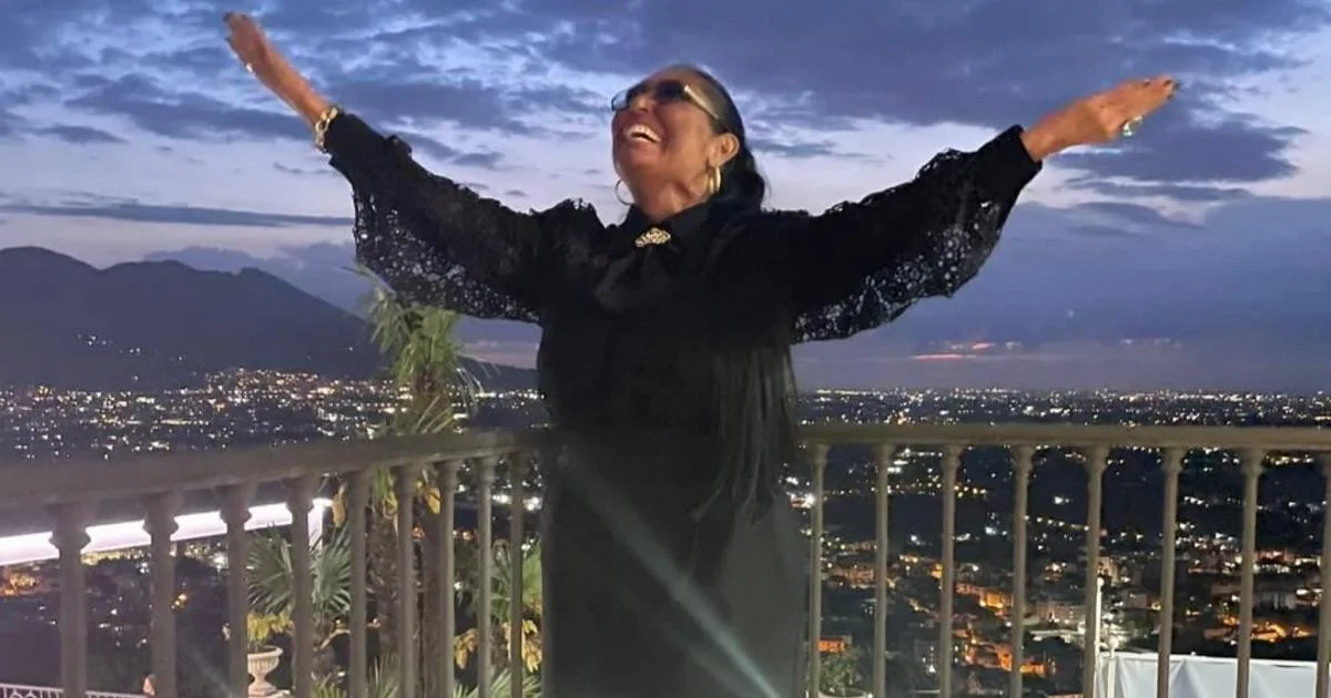 Morre Cinzia Oscar, voz marcante da canção napolitana e figura do neomelodismo
