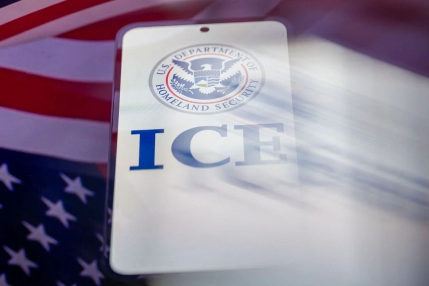 Jovem mexicano de 19 anos morre em centro de detenção do ICE na Flórida; governo do México exige investigação