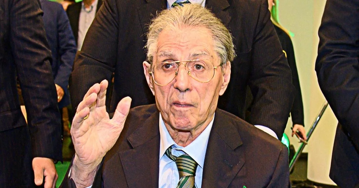 Morre Umberto Bossi, o 'senatur' que marcou a Lega e um Norte em conflito