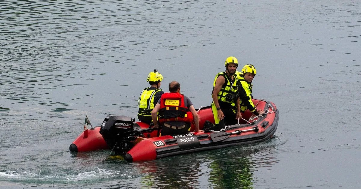 Mulher e bebê são encontrados mortos em lago artificial de Castelguglielmo; investigação por homicídio é aberta