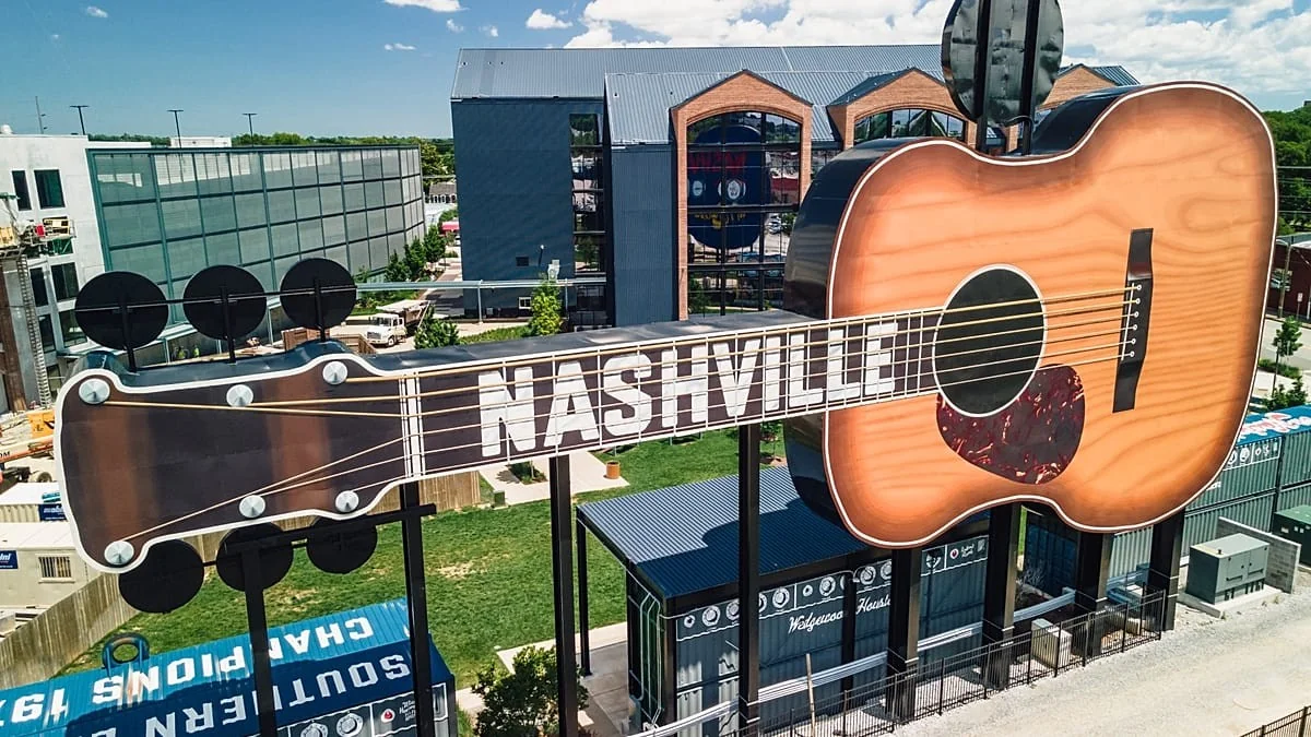 Como a música country virou a nova rota de viagens: de Nashville ao hotel de Dolly Parton