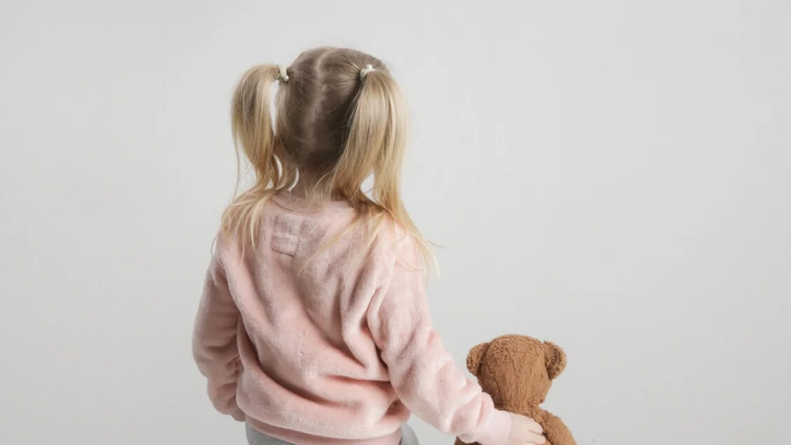 OCDE: diagnósticos de autismo cresceram 2 a 4 vezes em 15 anos — desafio para famílias e serviços
