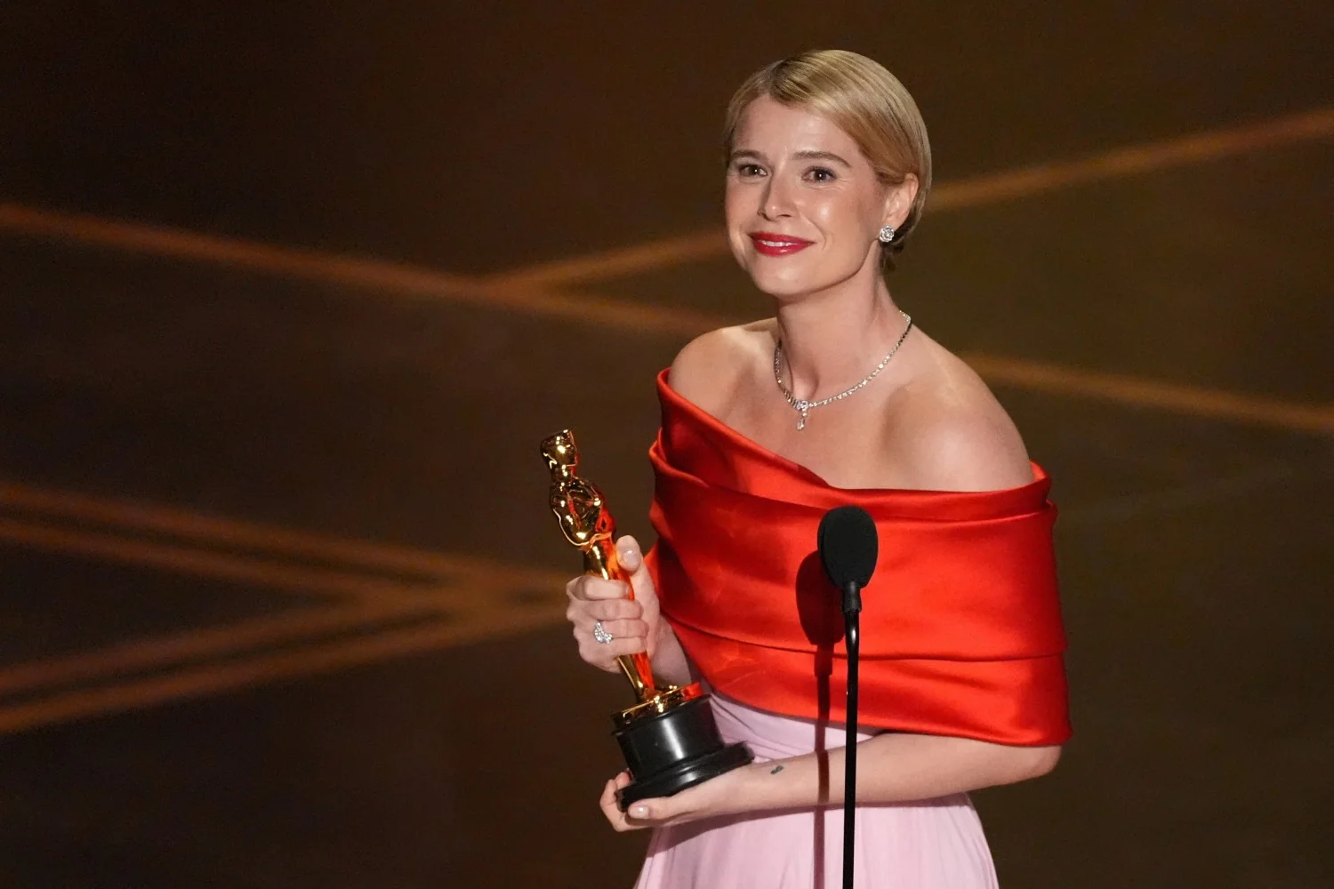Noite dos Oscar 2026: «Una battaglia dopo l'altra» domina, Michael B. Jordan vence e Bardem pede 'Palestina livre'