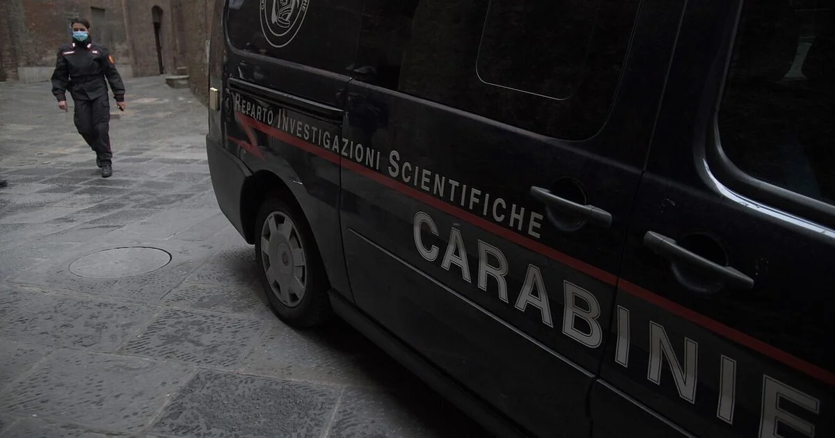 Prisão em Parma: namorada de 21 anos é acusada de homicídio do companheiro