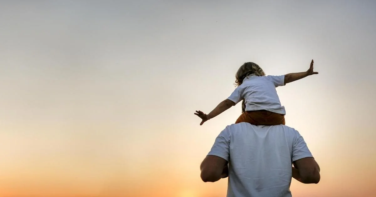 Paternidade presente melhora a saúde: 8 orientações do ISS para a Festa do Papai