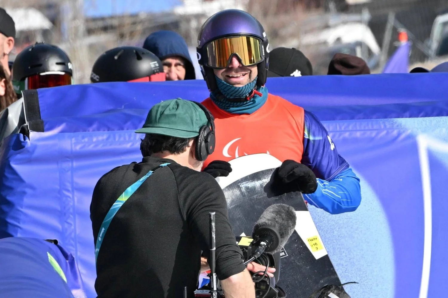 Perathoner dá o primeiro ouro para a Itália nas Paralimpíadas de Milano Cortina no snowboard