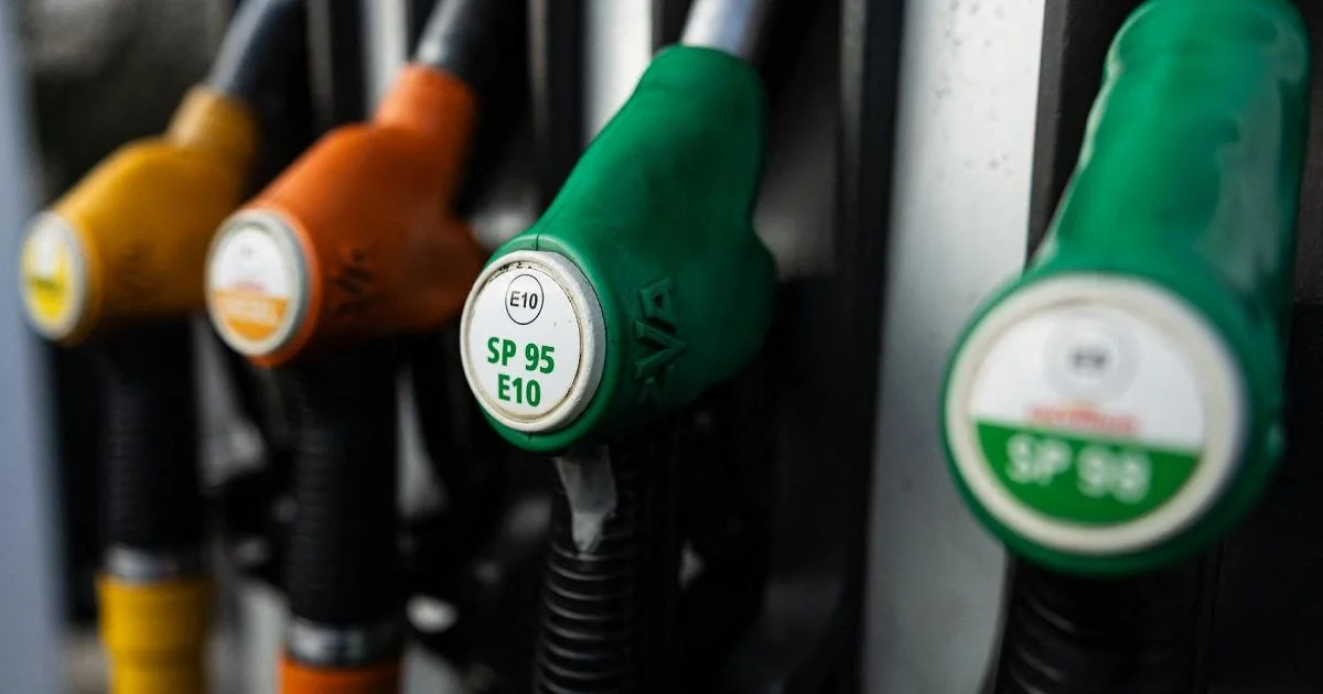 Petróleo recua abaixo de US$100; G7 avalia liberação de reservas estratégicas