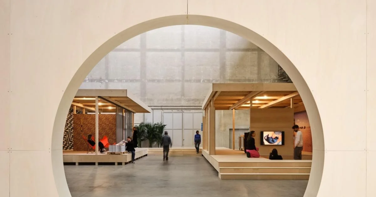 Pirelli HangarBicocca inaugura ‘The House That Jack Built’: a retrospectiva participativa de Rirkrit Tiravanija
