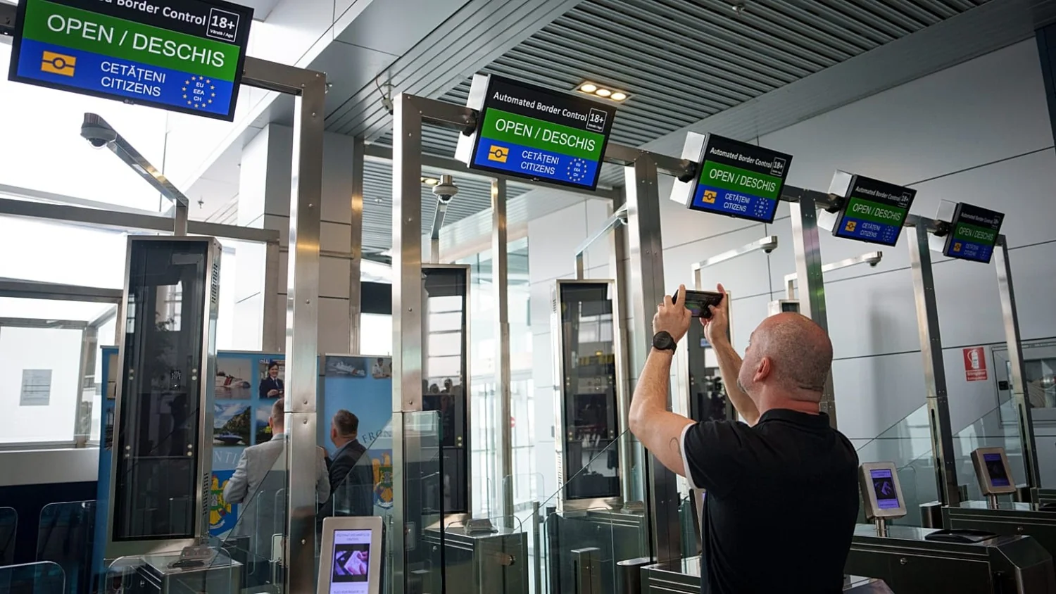 Portugal lança app europeia 'Travel to Europe' para reduzir filas no controlo de fronteiras