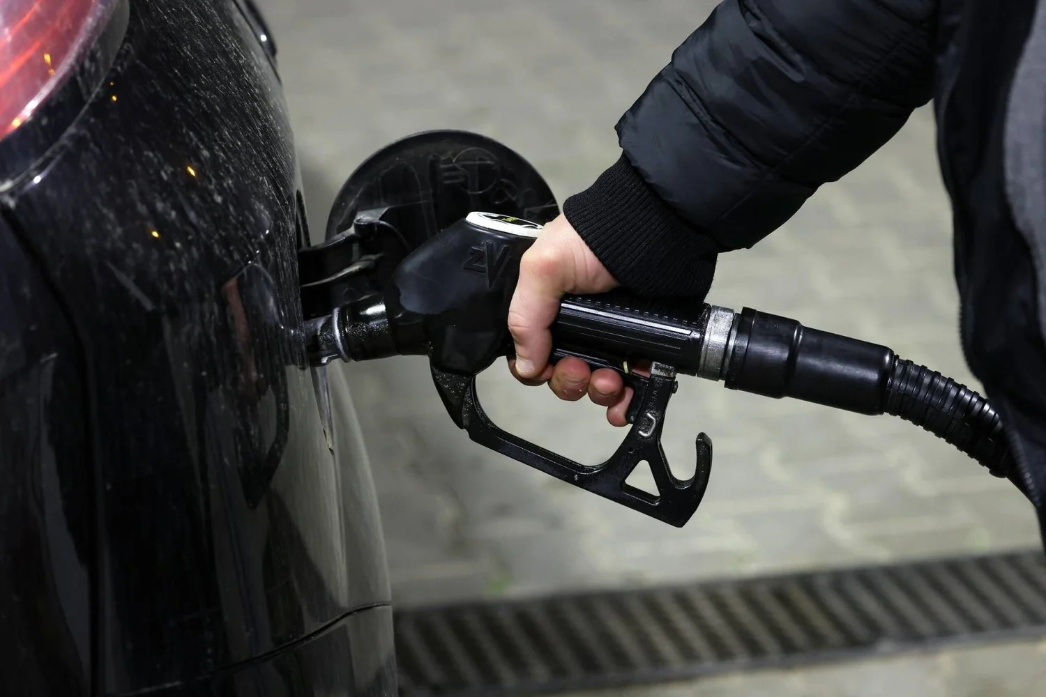 Preços dos combustíveis continuam subindo apesar da queda do Brent; diesel e gasolina avançam nas bombas