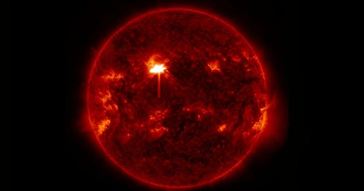 Quatro fortes erupções solares detectadas pela NASA: possível tempestade geomagnética e risco para comunicações HF