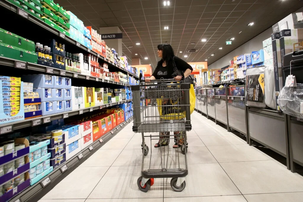 Rendimento das famílias cresce mais no Sul da Itália em 2024, mas disparidade per capita permanece