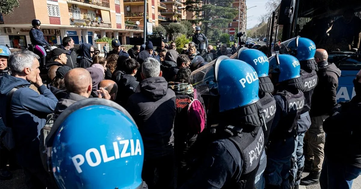 Comemoração de anarquistas em Roma termina com 91 detenções preventivas; presidio havia sido proibido