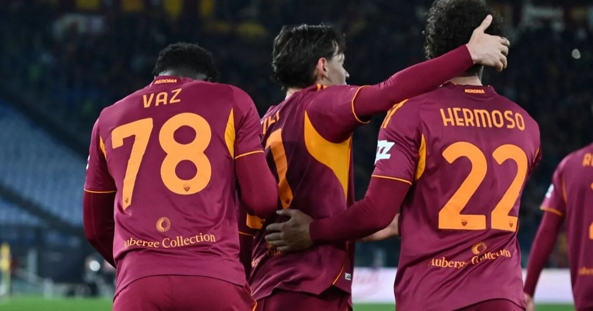 Roma volta a vencer: 1-0 sobre o Lecce com gol de Robinio Vaz e segue na cola da Juve