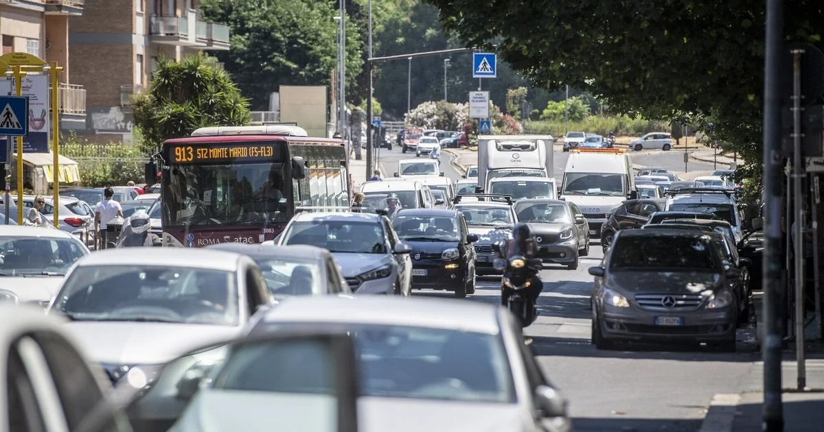 Ruído do trânsito aumenta risco de hipertensão e doenças cardíacas, alertam especialistas