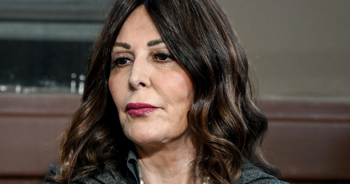 Santanchè entrega cargo a Meloni: “Obedeço; pago meus e os outros contas”