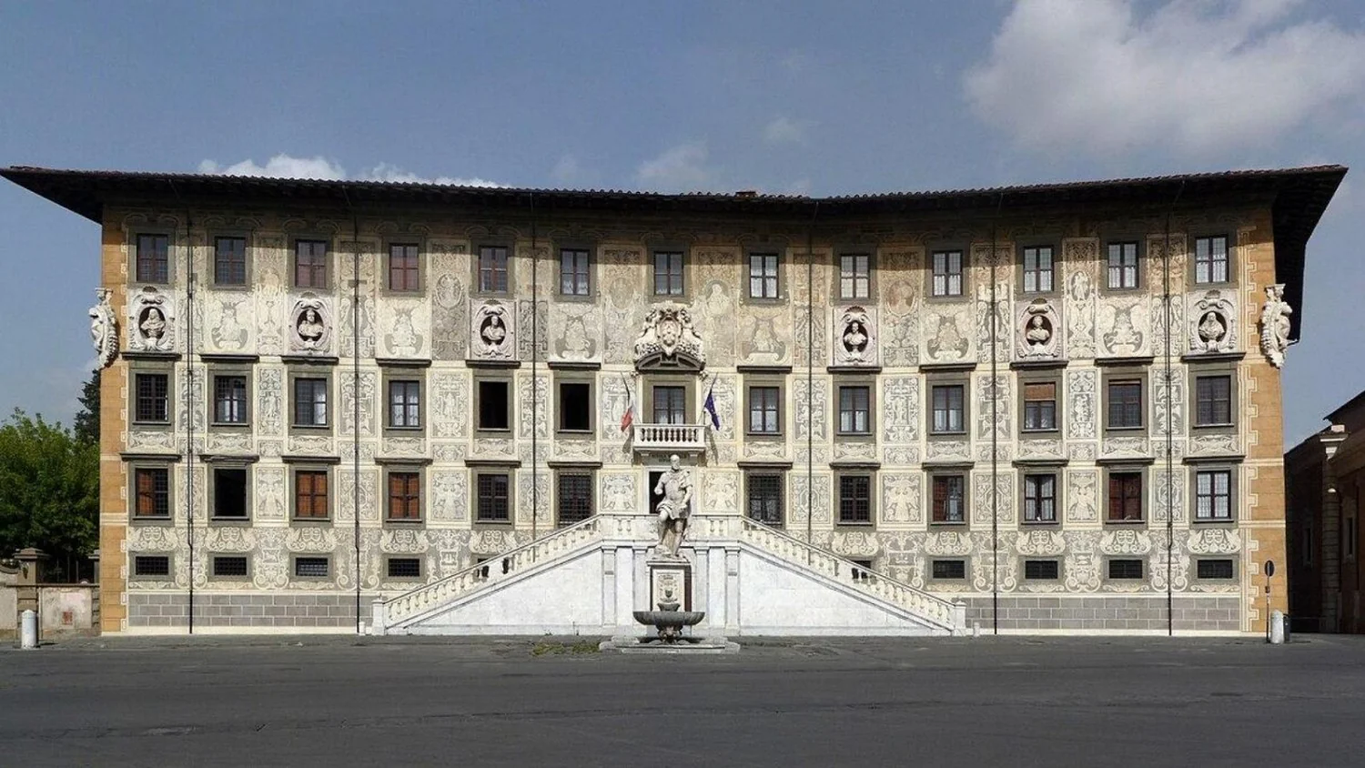 A Scuola Normale de Pisa compra parte dos livros removidos pela US Naval Academy e cria o 'fundo Nimitz'