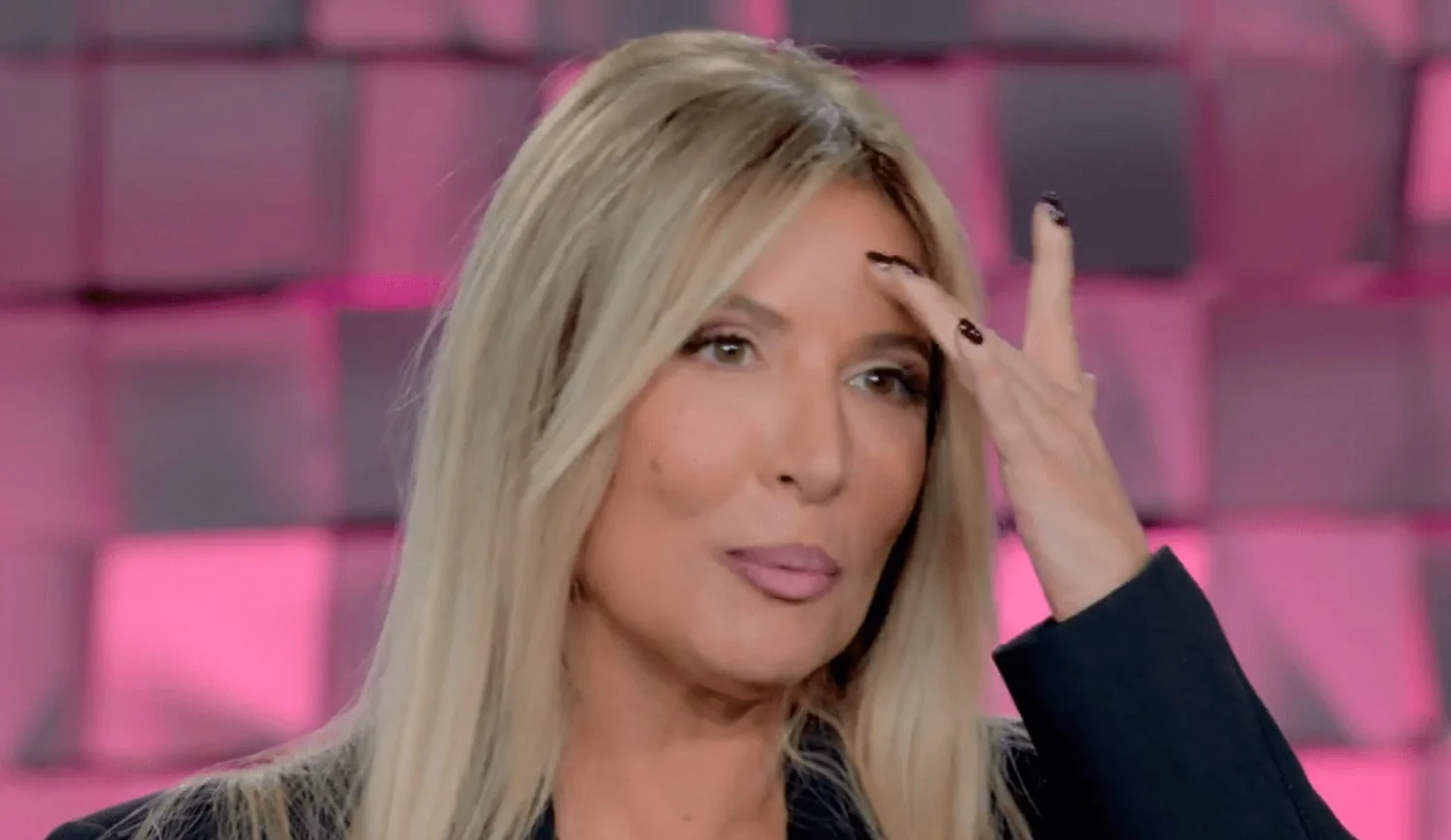 Selvaggia Lucarelli adia casamento com Lorenzo Biagiarelli para 2027: “Não conseguimos organizar”
