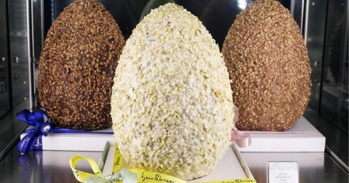 Shrinkflation ataca ovos de Páscoa 2026: Menores, mais caros e com impacto no bolso dos italianos