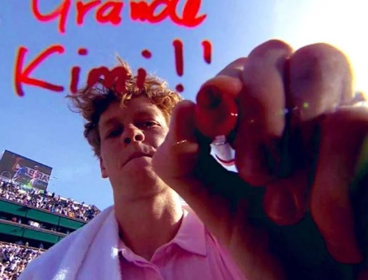 Sinner brilha em Indian Wells e dedica vitória a Antonelli: 'Grande Kimi', um dia histórico para o esporte italiano