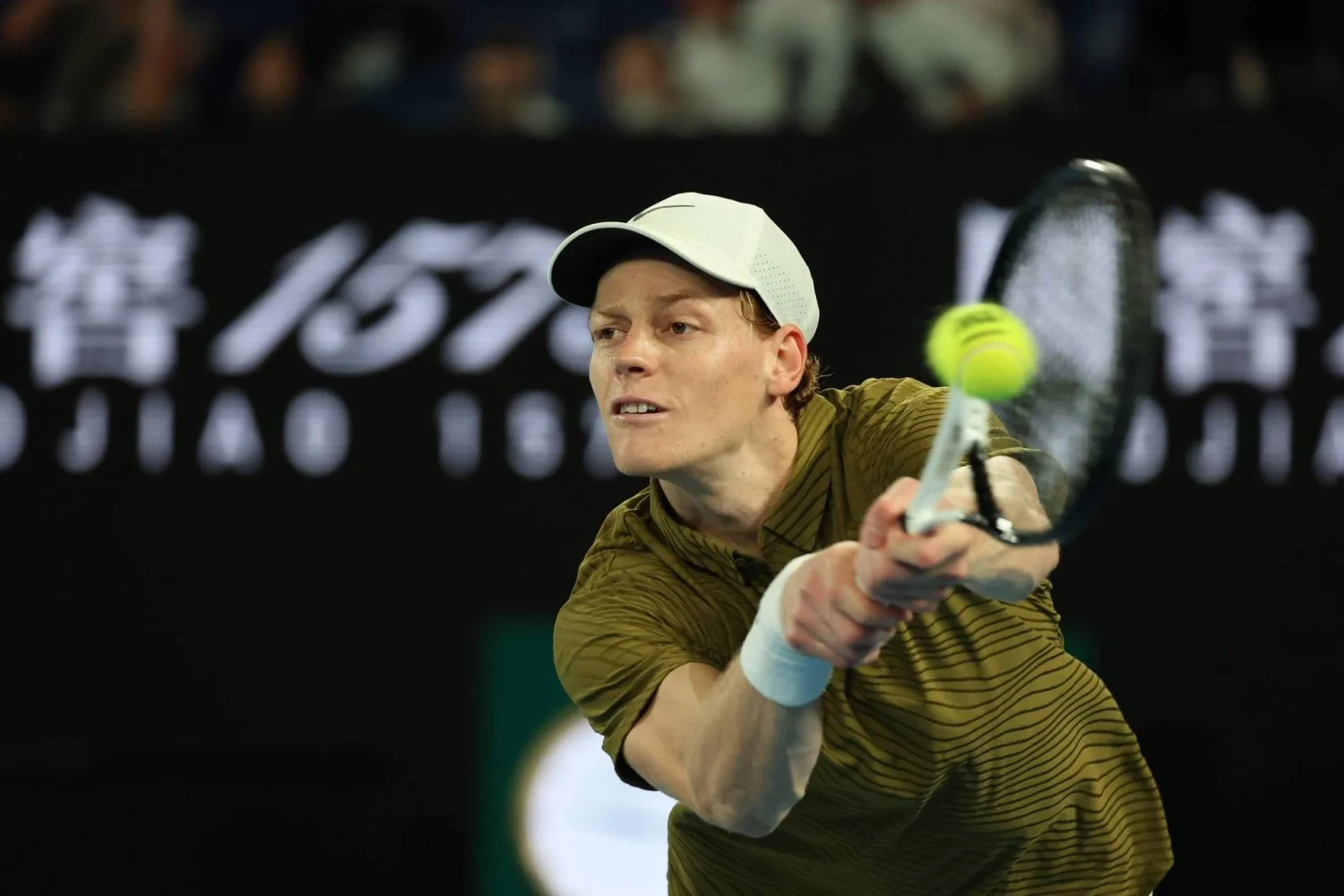 Sinner impõe ritmo, derrota Tien por 6-1 6-2 e segue às semifinais de Indian Wells