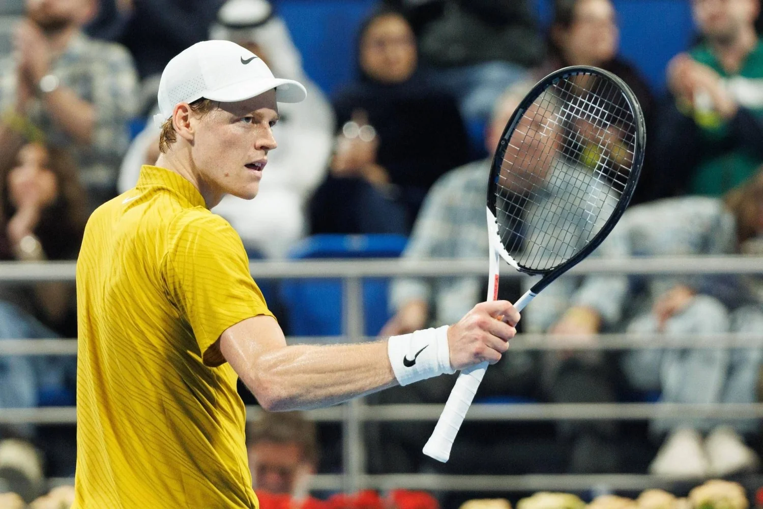 Sinner sofre, mas vence Fonseca em dois tie-breaks e avança às quartas de Indian Wells