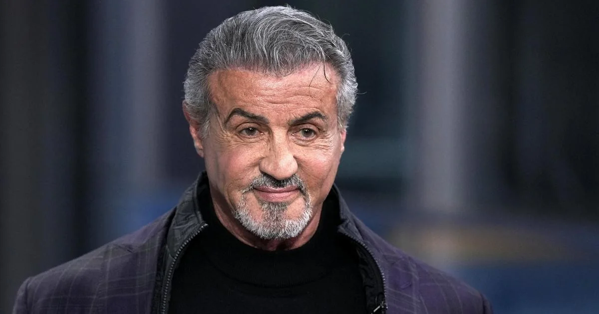 Sylvester Stallone é anunciado como produtor executivo do prequel de Rambo: o retorno ao início da lenda