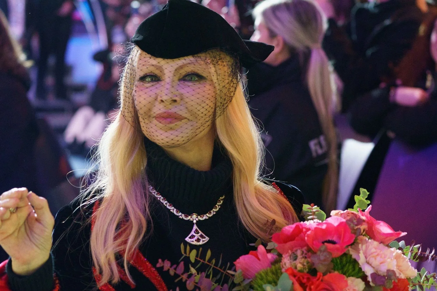 The Queen's Hat em Milão: quando o chapéu se torna obra de arte