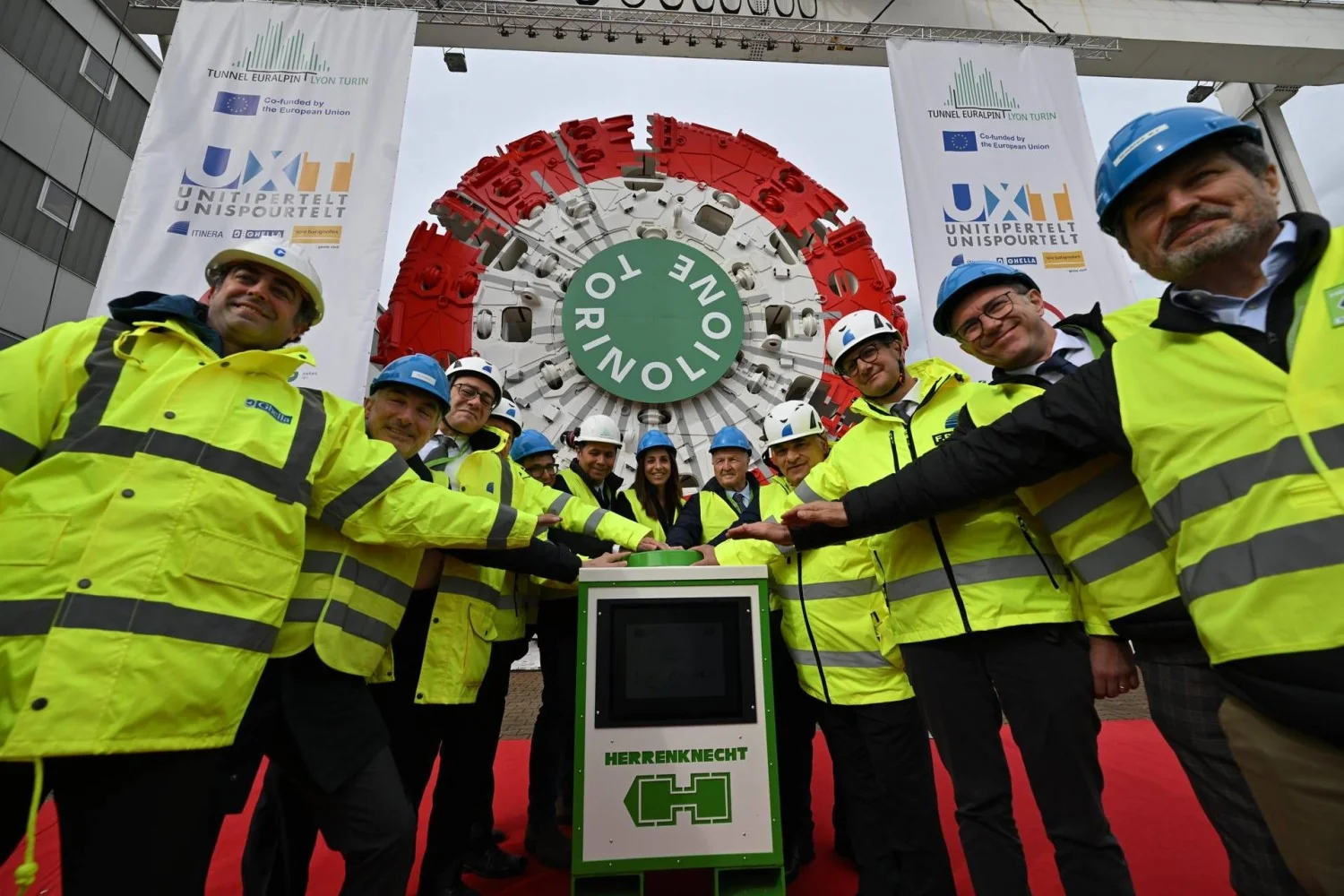 Torino-Lione: revelada a primeira talpa TBM para escavar o túnel de base no lado italiano