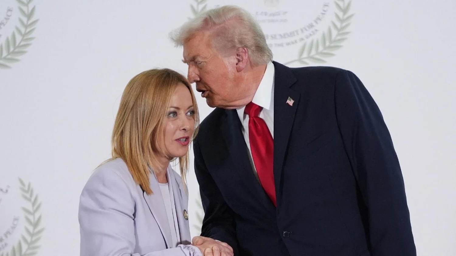 Trump elogia Meloni: “Sempre disposta a ajudar” — Roma reafirma: “Não entraremos em guerra”