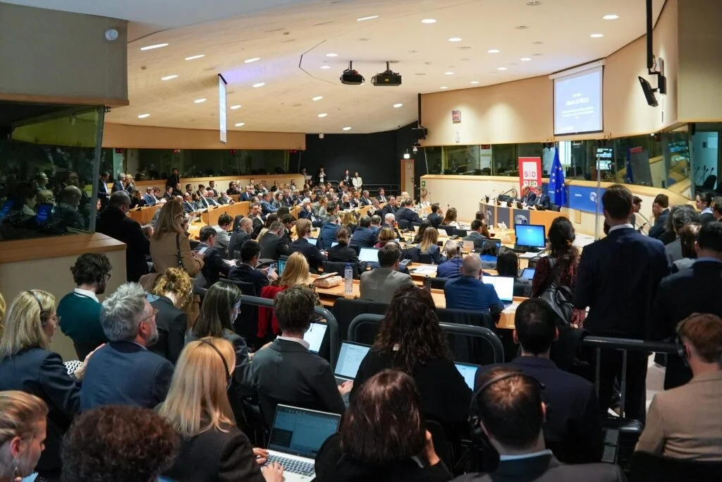 UE busca controle dos dados e infraestrutura: o Digital Networks Act como movimento decisivo no tabuleiro digital