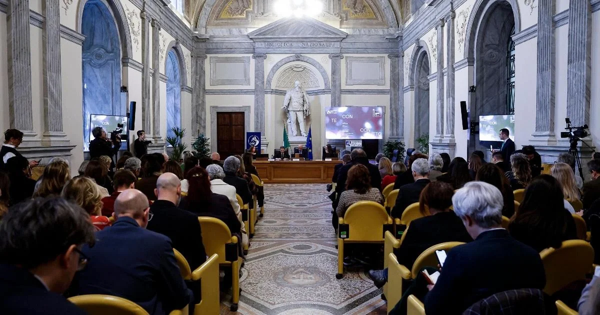 UE critica reabertura do pavilhão russo na Biennale de Veneza; Zelensky acusa Moscou de 'propaganda cultural'