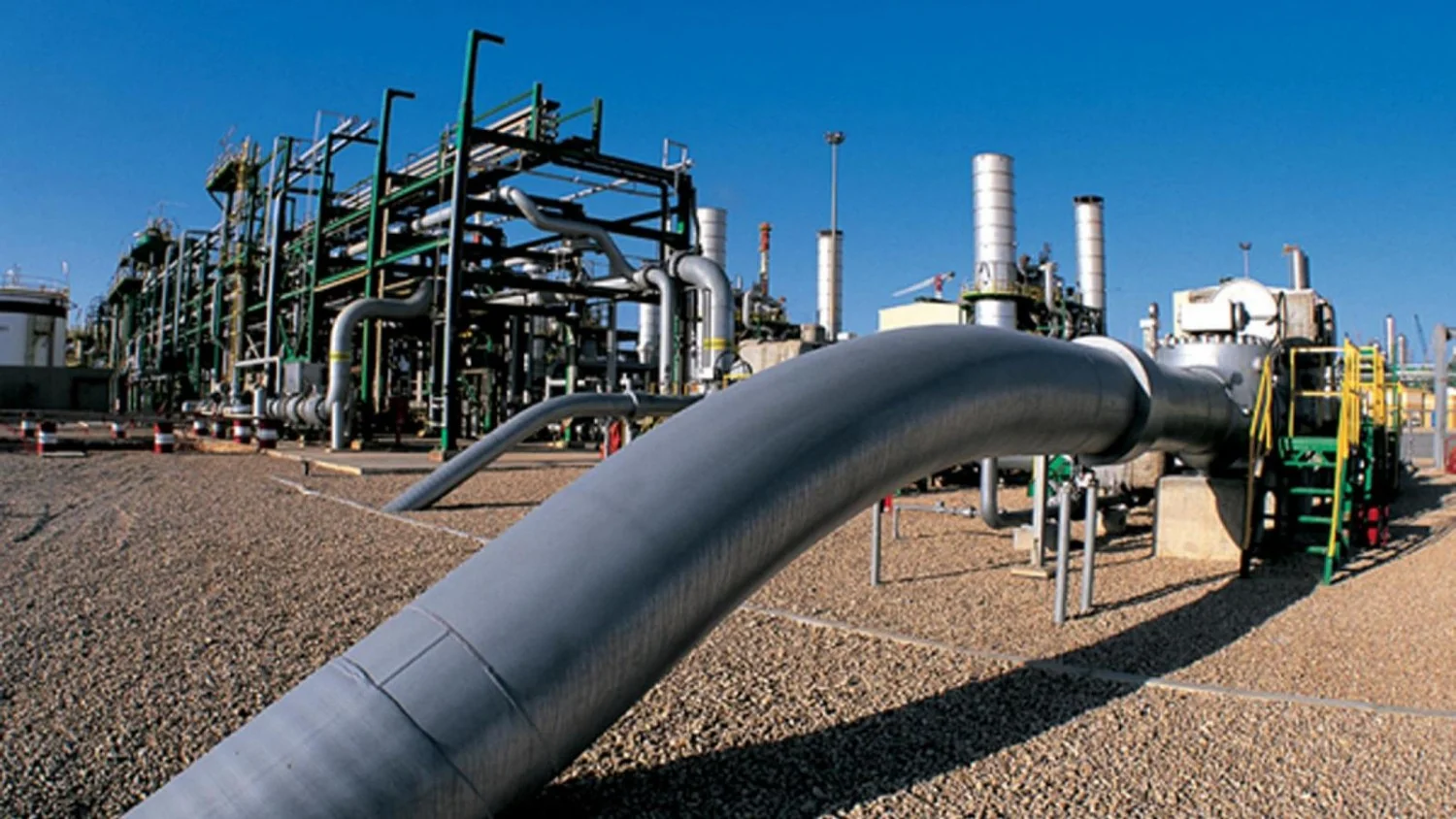 UE reduz metas de armazenagem de gás para 80%; Iraque declara força maior e corta produção de petróleo