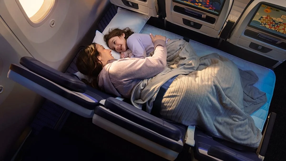 United lança 'Relax Row': filas na econômica que se transformam em cama em voos longos