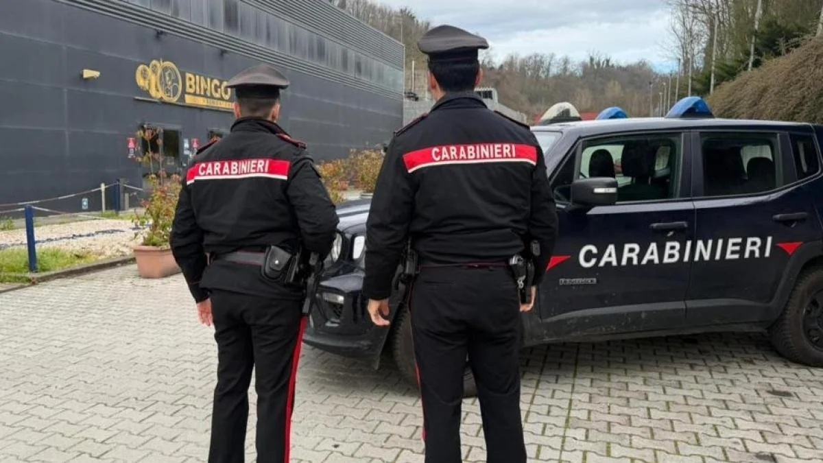 Valmontone: homem de 46 anos é denunciado por deixar cão trancado no carro enquanto jogava bingo