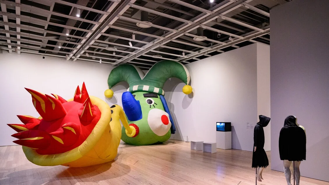 Whitney Biennial 2026: a onda Millennial que celebra a relacionalidade em Nova York