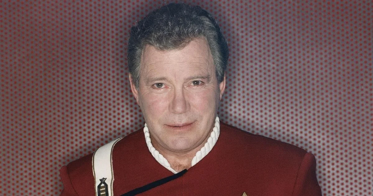 William Shatner completa 95 anos: o legado do Capitão Kirk entre cinema, TV e uma viagem ao espaço