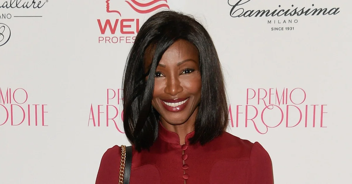 Youma Diakité: da fama como sósia de Naomi Campbell à recusa de cenas e à luta contra a depressão