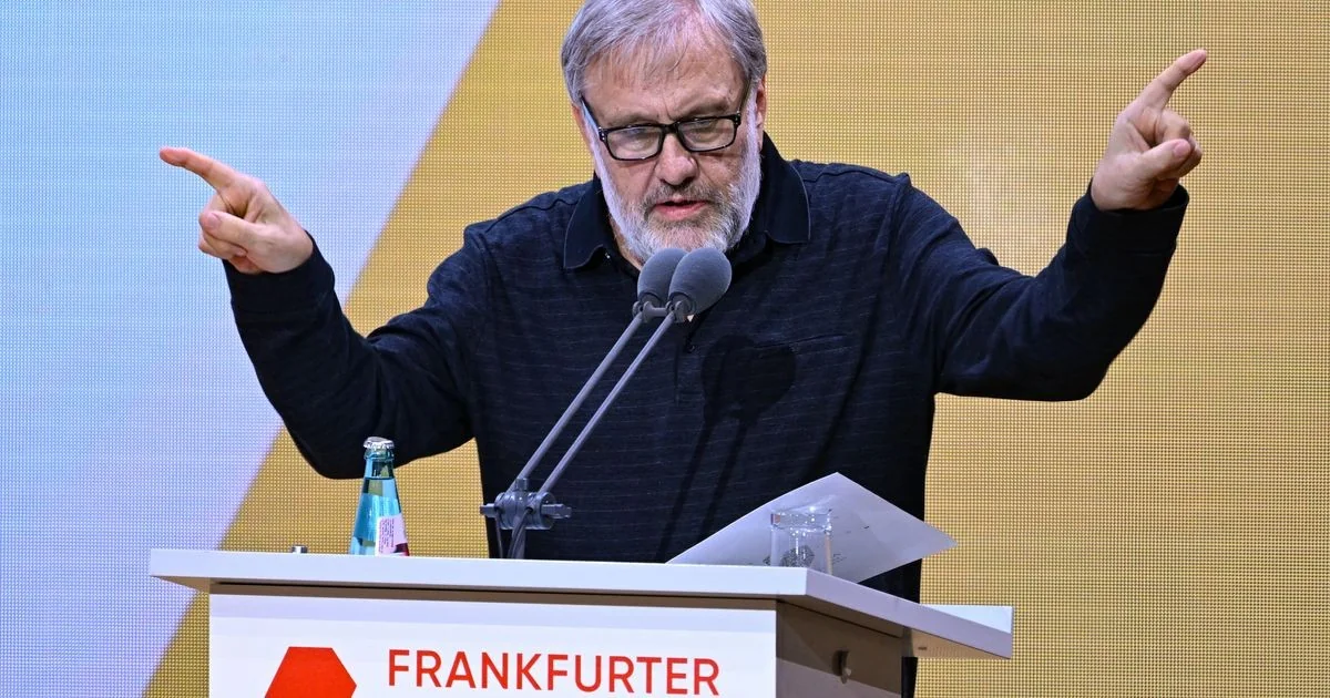 Zizek: “Se a Europa estivesse morta, por que Putin e Trump a atacam?”