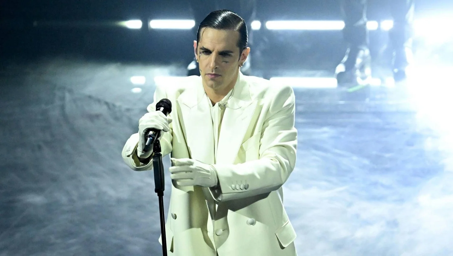 Achille Lauro se afasta do X Factor para dedicar-se por inteiro à música