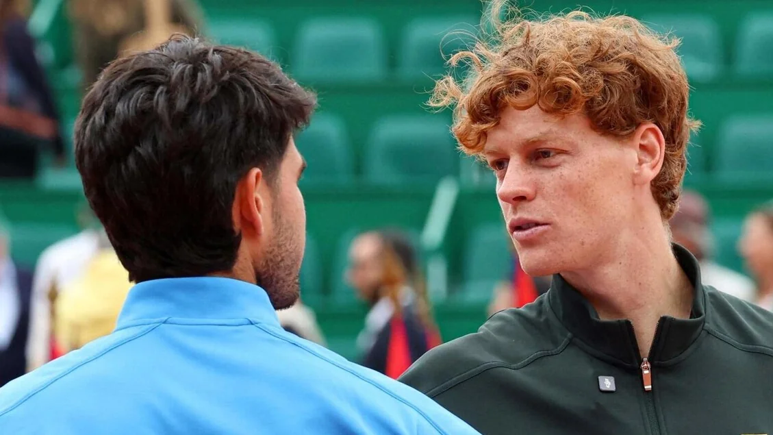 Alcaraz desiste do Roland Garros; Sinner vence Bonzi em virada na estreia de Madrid